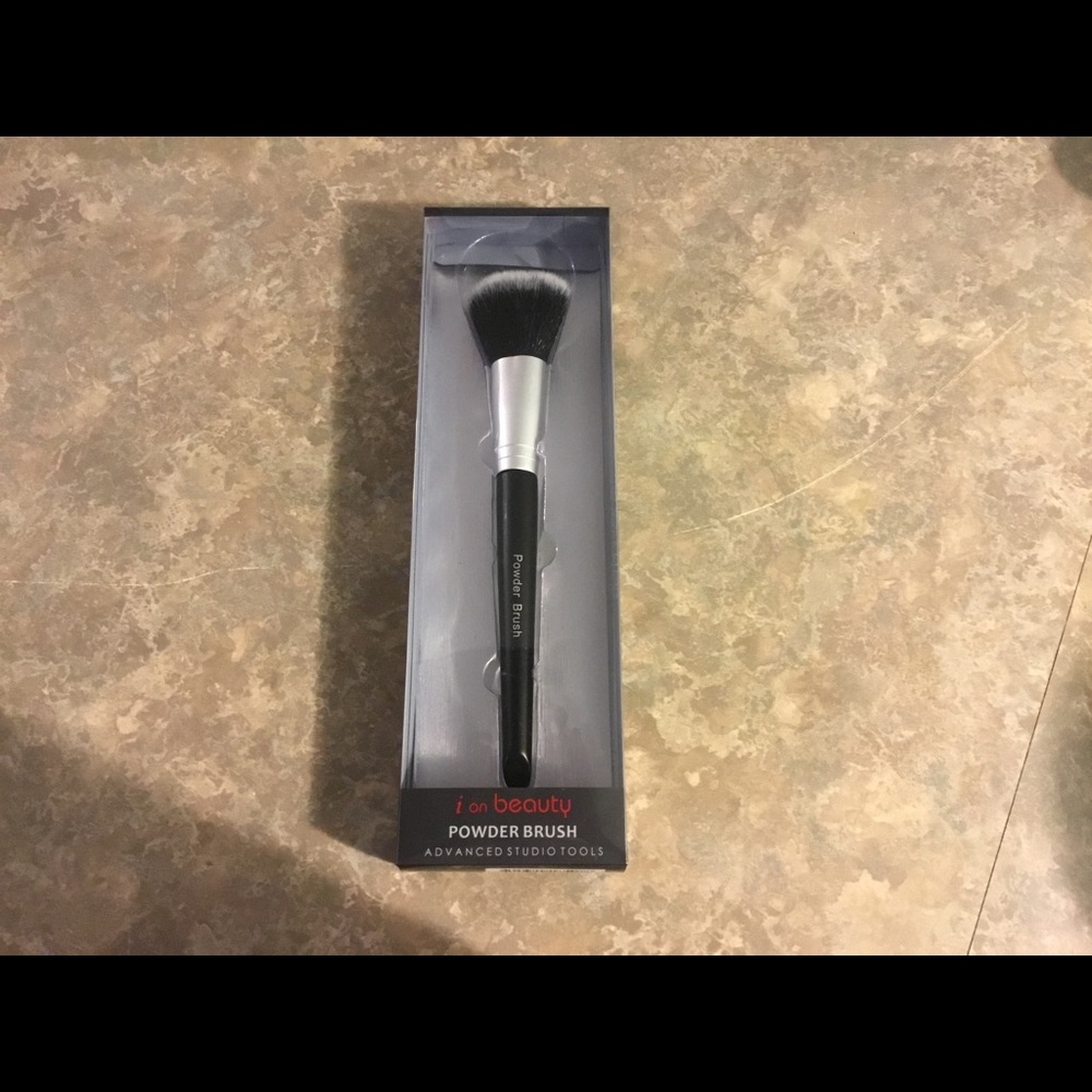 Powder brush